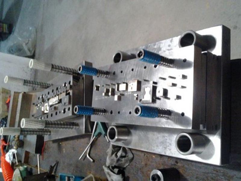 郑州模具制造-12